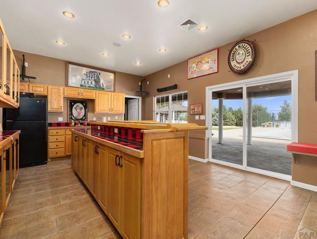 1180 S Oakleaf Dr, Pueblo West, CO 81007