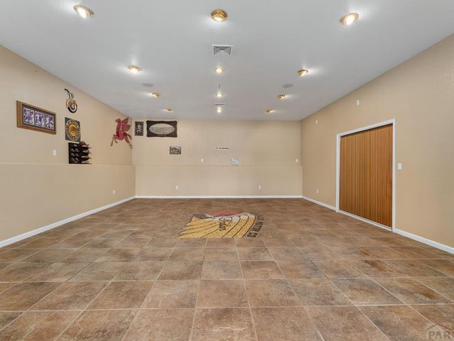 1180 S Oakleaf Dr, Pueblo West, CO 81007