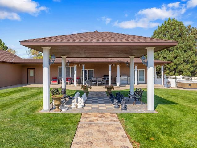 1180 S Oakleaf Dr, Pueblo West, CO 81007