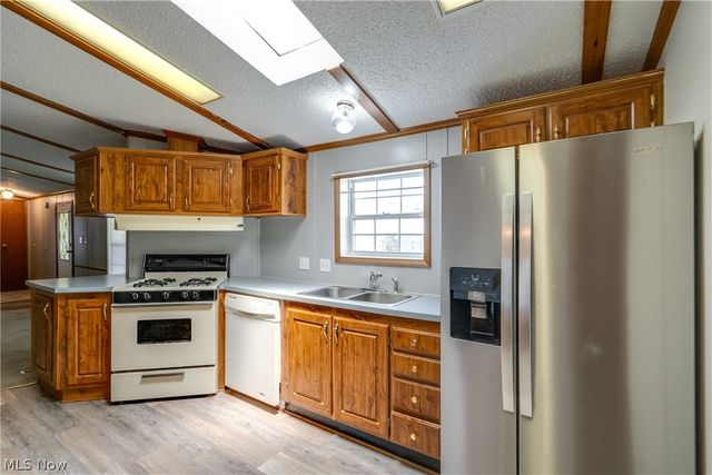 18592 Edwards Road 223, Doylestown, OH 44230