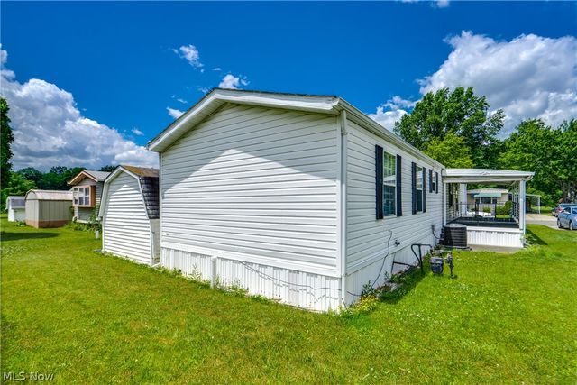 18592 Edwards Road 223, Doylestown, OH 44230