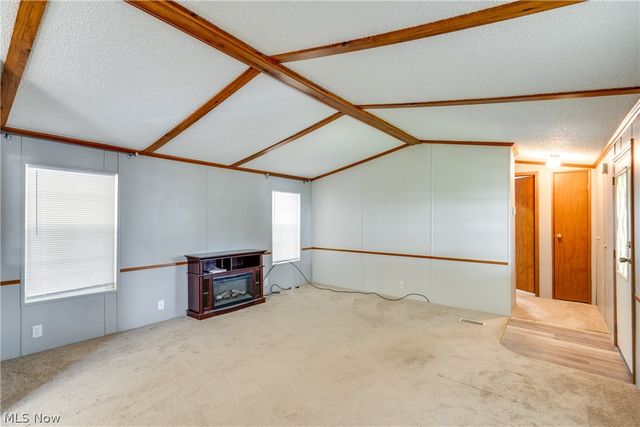 18592 Edwards Road 223, Doylestown, OH 44230