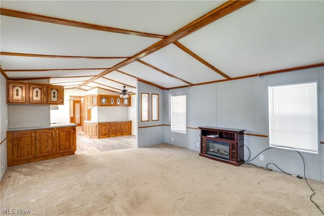 18592 Edwards Road 223, Doylestown, OH 44230