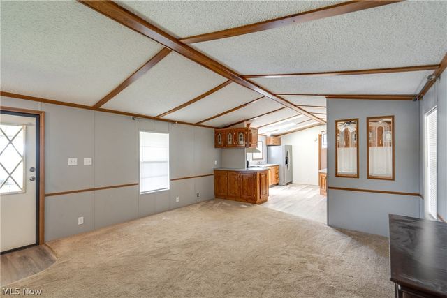 18592 Edwards Road 223, Doylestown, OH 44230