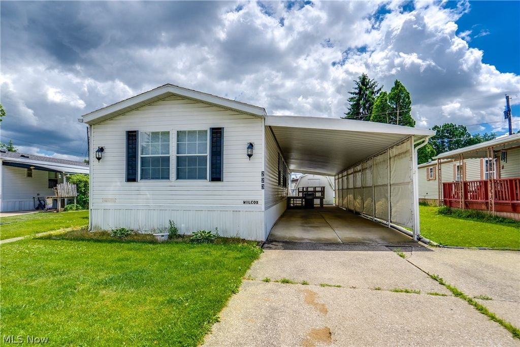 18592 Edwards Road 223, Doylestown, OH 44230