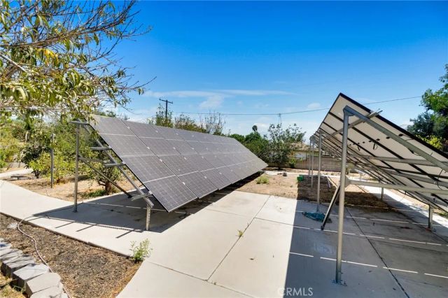 530 W C St, Colton, CA 92324