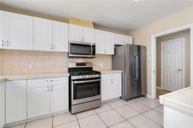 530 W C St, Colton, CA 92324