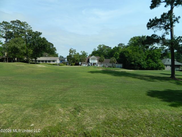 5518 Maluhia Cove, Diamondhead, MS 39525