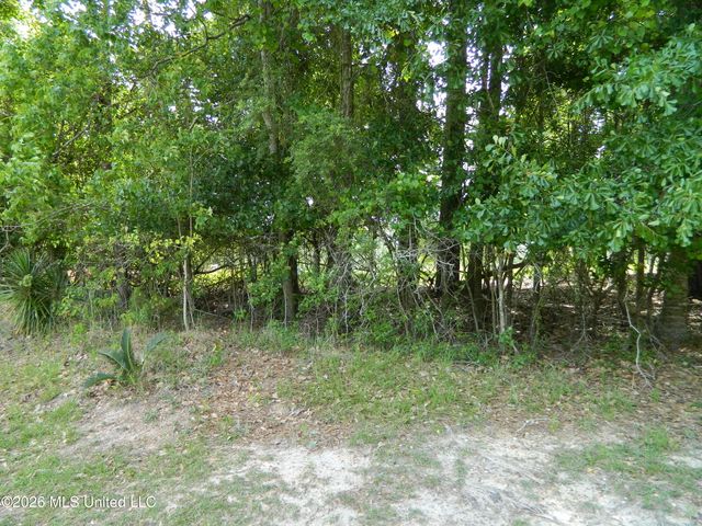 5518 Maluhia Cove, Diamondhead, MS 39525