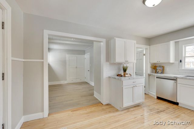 1407 Montgomery Avenue, Muskegon City, MI 49441