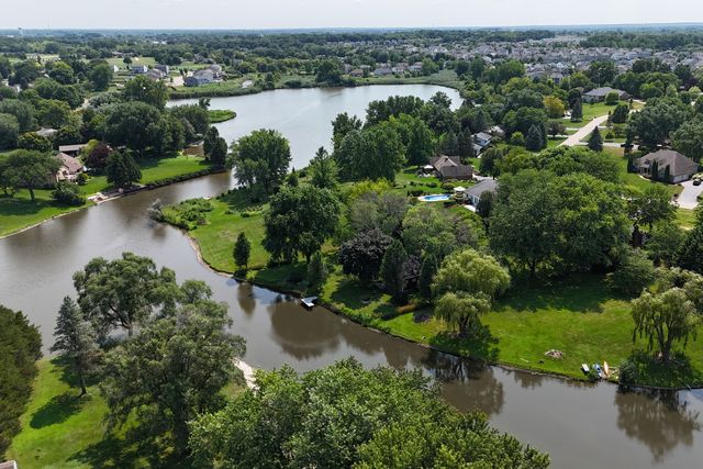 33925 N Fischer Drive, Ingleside, IL 60041