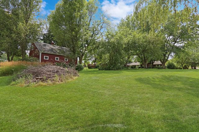 33925 N Fischer Drive, Ingleside, IL 60041
