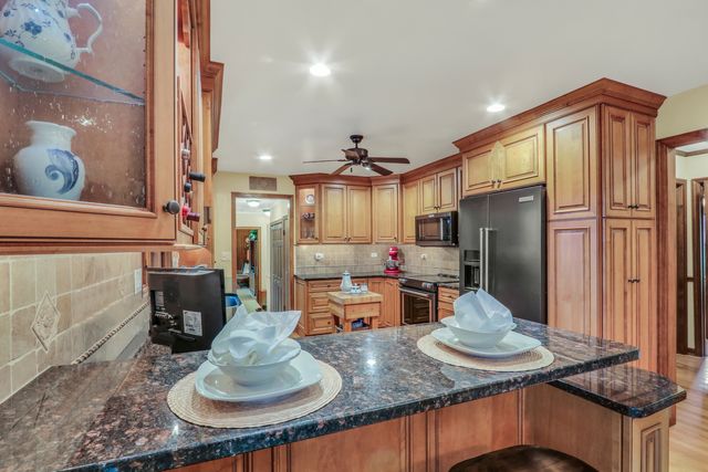 33925 N Fischer Drive, Ingleside, IL 60041