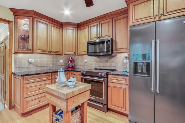 33925 N Fischer Drive, Ingleside, IL 60041