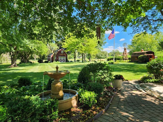 33925 N Fischer Drive, Ingleside, IL 60041