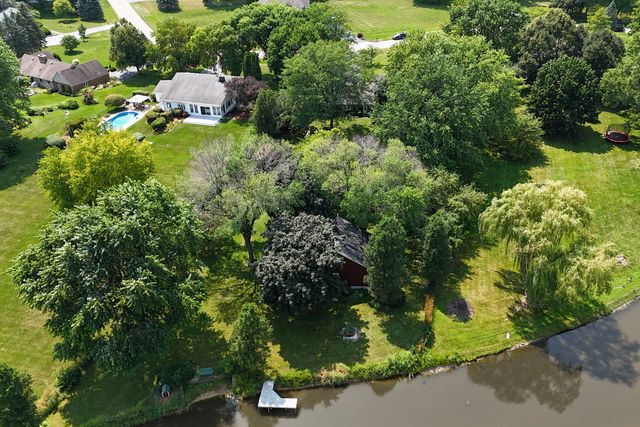 33925 N Fischer Drive, Ingleside, IL 60041
