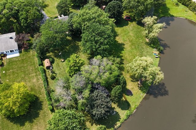 33925 N Fischer Drive, Ingleside, IL 60041