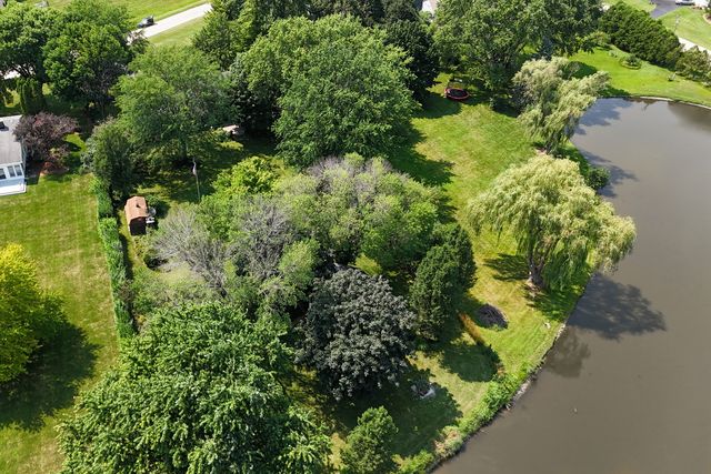 33925 N Fischer Drive, Ingleside, IL 60041