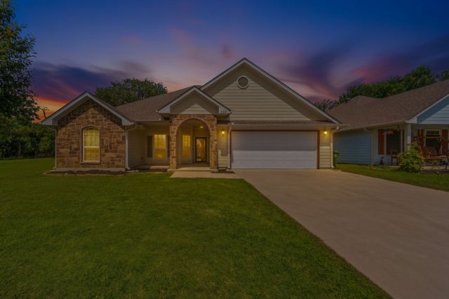 229 Firefly Drive, Springtown, TX 76082