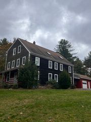 584 Wareham St, Middleboro, MA 02346