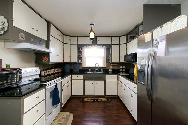 20761 Yacht Avenue, Hutchinson, MN 55350