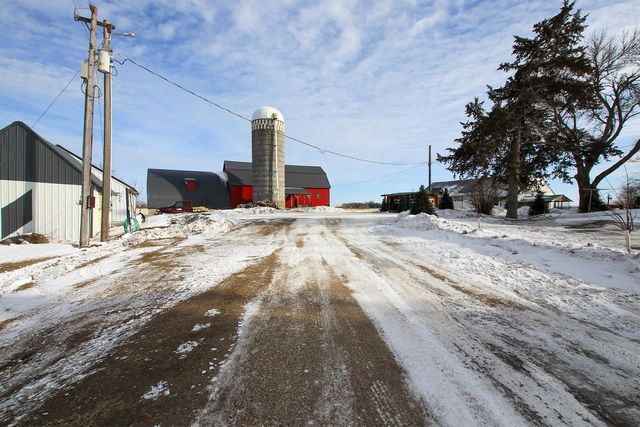 20761 Yacht Avenue, Hutchinson, MN 55350