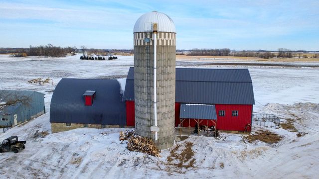 20761 Yacht Avenue, Hutchinson, MN 55350