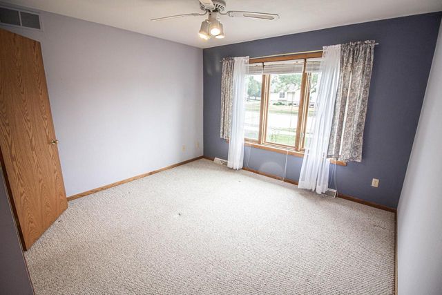 772 Acadia AVENUE, West Bend, WI 53095