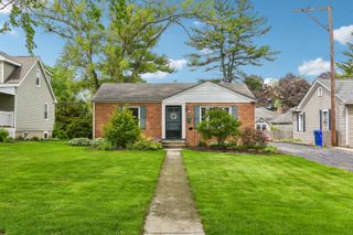 836 Lyford Lane, Wheaton, IL 60189