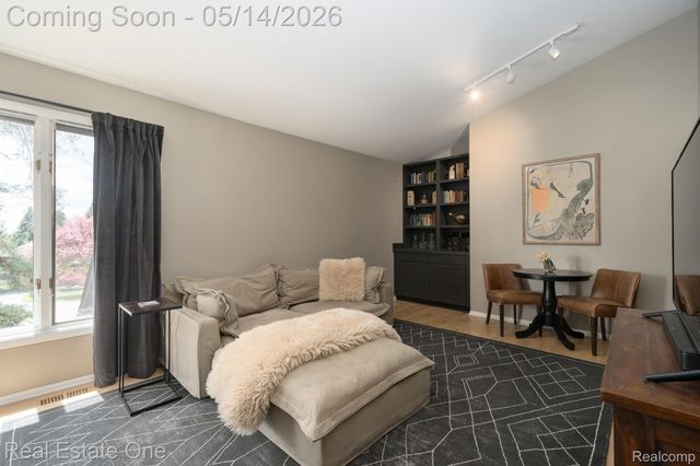 6464 Deer Ridge Drive, Independence Charter Township, MI 48348