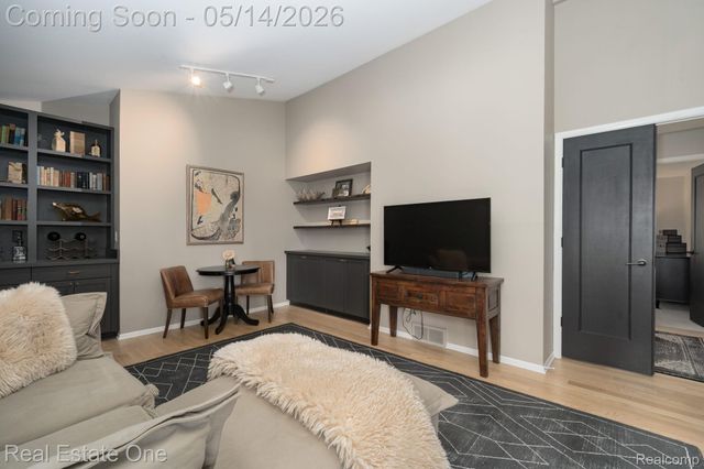 6464 Deer Ridge Drive, Independence Charter Township, MI 48348