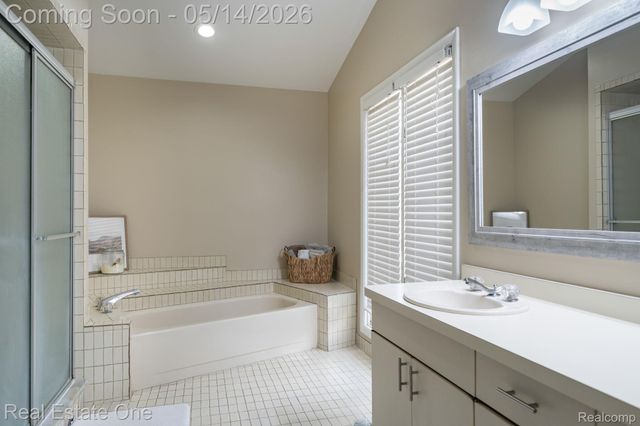 6464 Deer Ridge Drive, Independence Charter Township, MI 48348