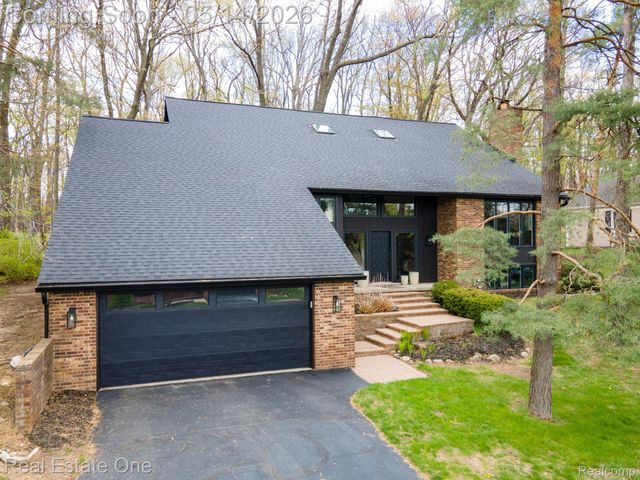 6464 Deer Ridge Drive, Independence Charter Township, MI 48348