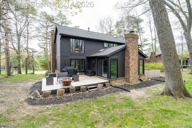 6464 Deer Ridge Drive, Independence Charter Township, MI 48348