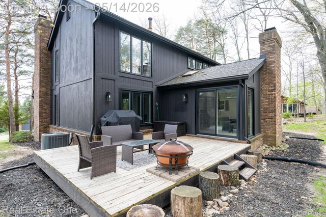 6464 Deer Ridge Drive, Independence Charter Township, MI 48348