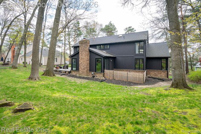 6464 Deer Ridge Drive, Independence Charter Township, MI 48348