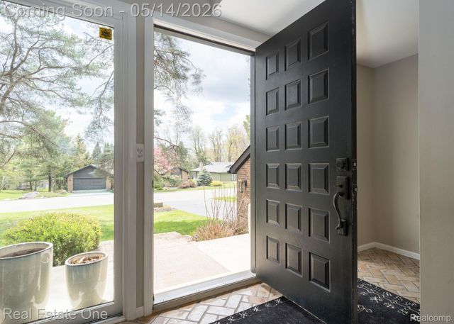 6464 Deer Ridge Drive, Independence Charter Township, MI 48348