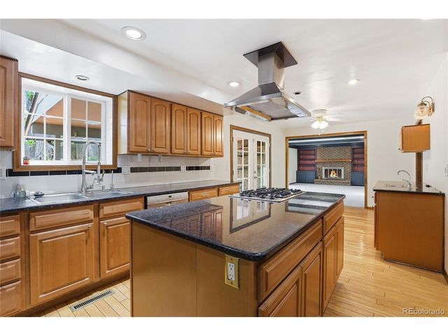 3076 Nelson Ct, Lakewood, CO 80215