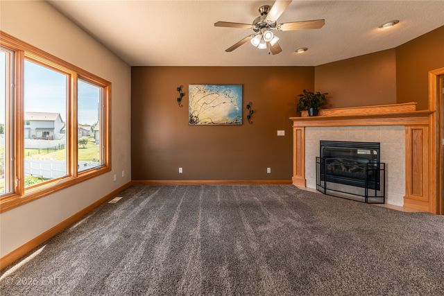 1000 Rolling Hills Court, Norwalk, IA 50211