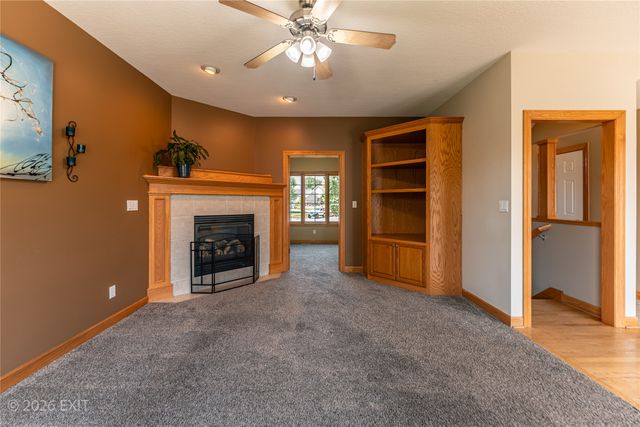 1000 Rolling Hills Court, Norwalk, IA 50211