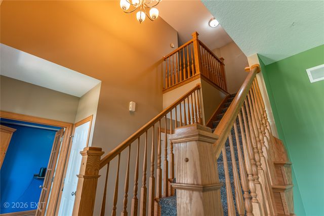 1000 Rolling Hills Court, Norwalk, IA 50211
