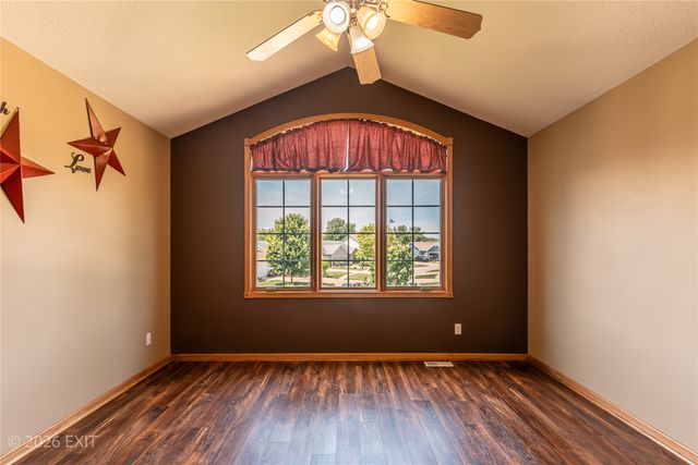 1000 Rolling Hills Court, Norwalk, IA 50211