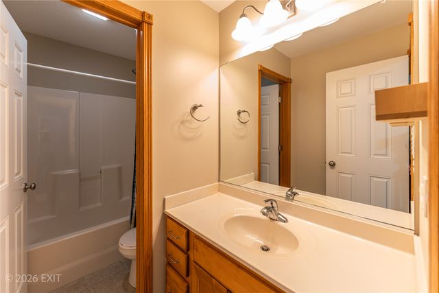 1000 Rolling Hills Court, Norwalk, IA 50211