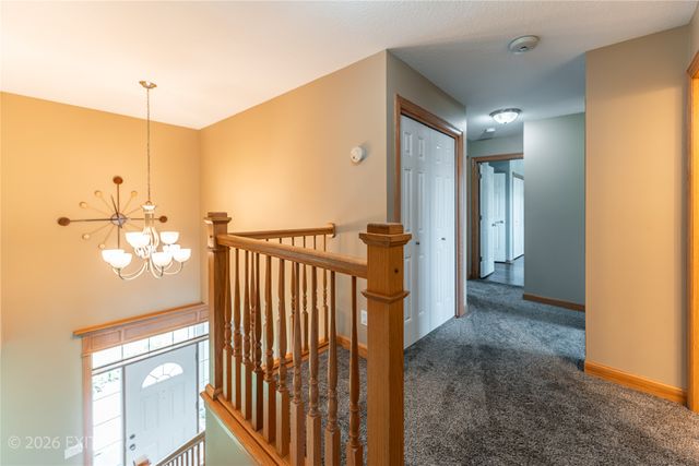 1000 Rolling Hills Court, Norwalk, IA 50211