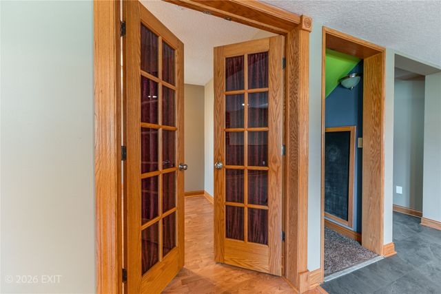 1000 Rolling Hills Court, Norwalk, IA 50211
