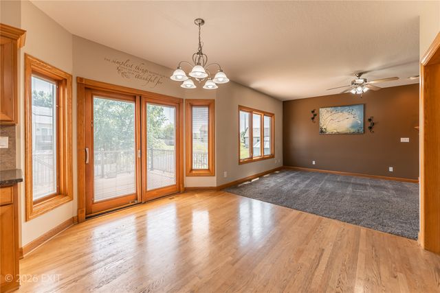 1000 Rolling Hills Court, Norwalk, IA 50211