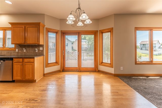 1000 Rolling Hills Court, Norwalk, IA 50211
