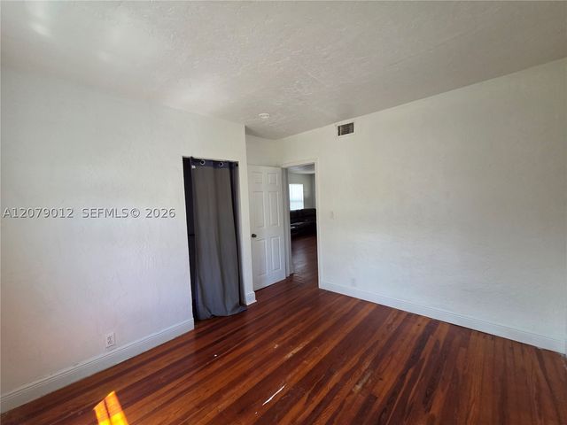 708 NE 4th St 2, Hallandale Beach, FL 33009