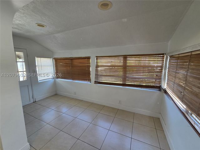 708 NE 4th St 2, Hallandale Beach, FL 33009