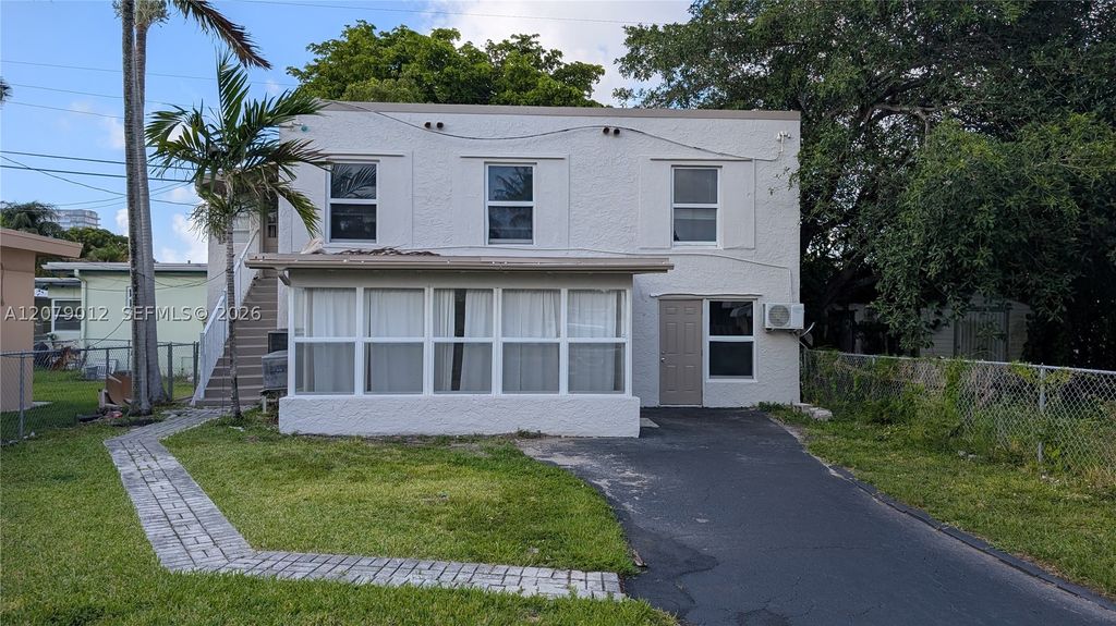 708 NE 4th St 2, Hallandale Beach, FL 33009